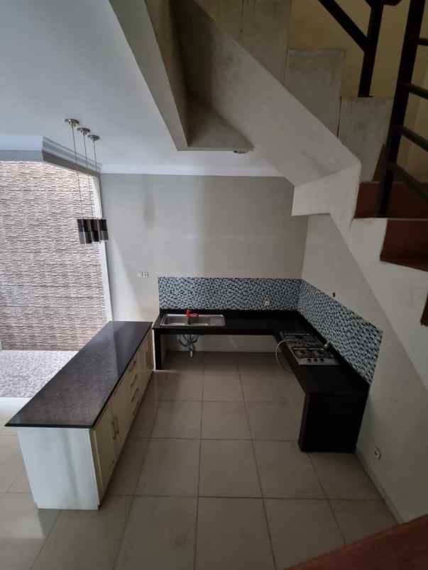 dijual rumah kelapa hibrida kelapa gading