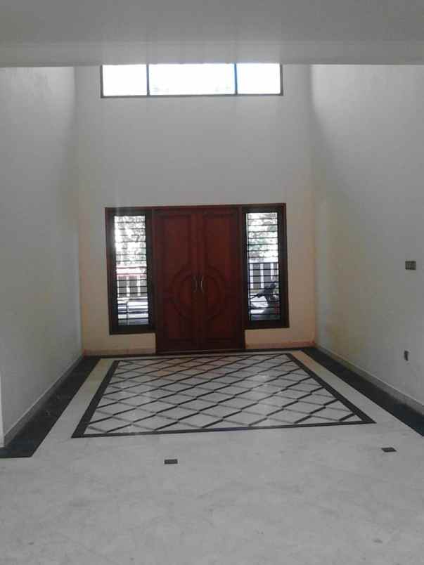 dijual rumah kemamg timur