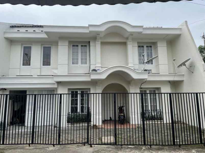 dijual rumah kemang