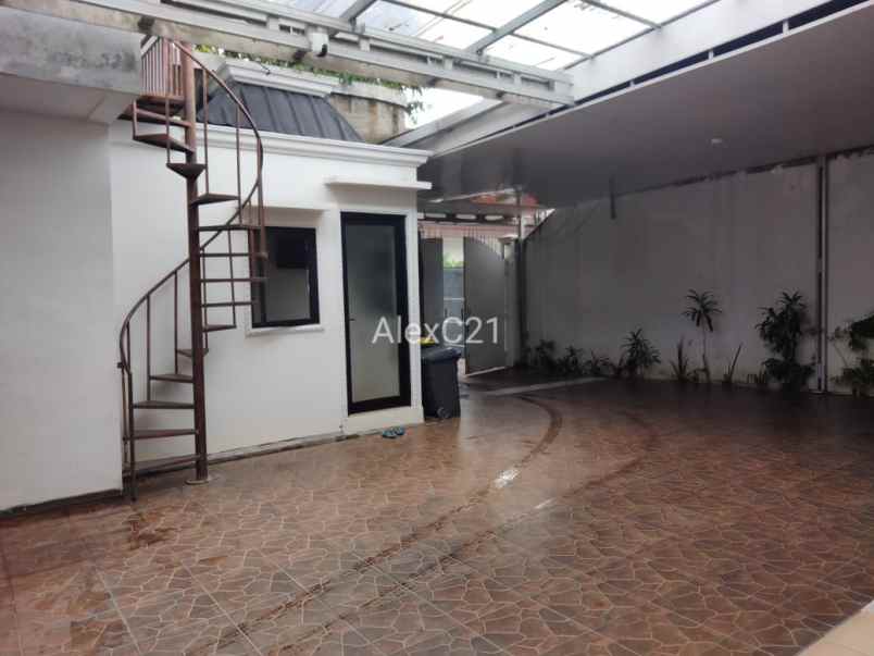 dijual rumah kemang