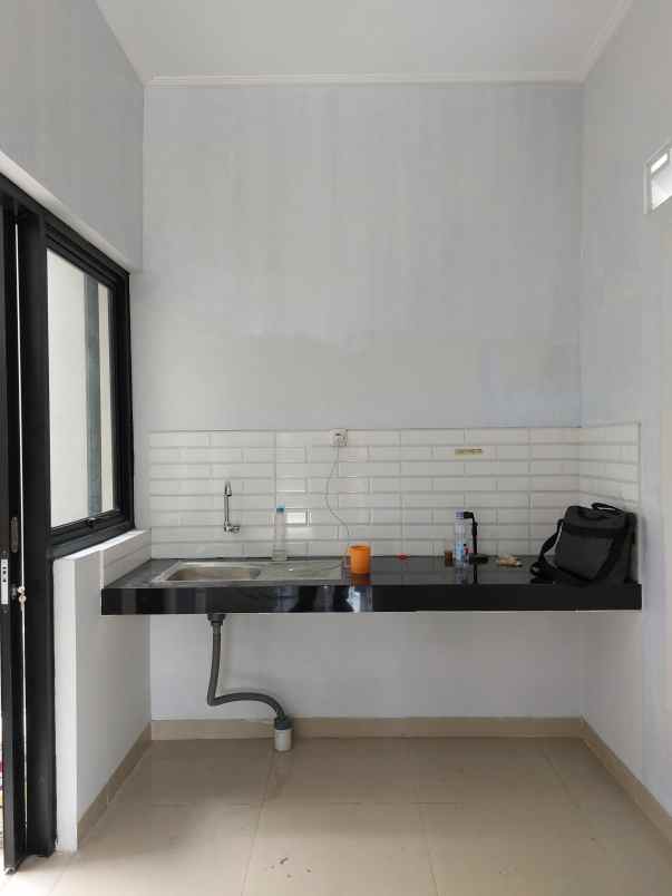 dijual rumah kiara sari ters