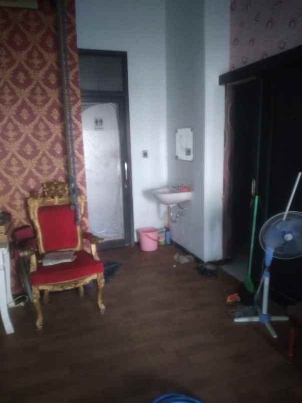 dijual rumah klampis semolo