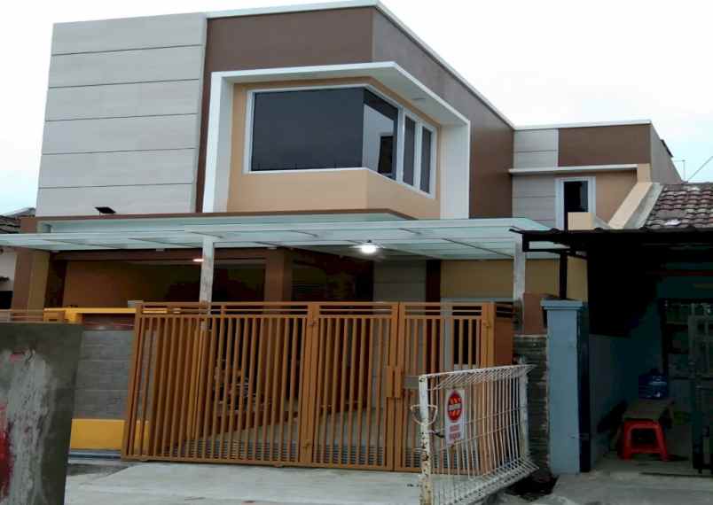 dijual rumah komp taman cibaduyut bandung
