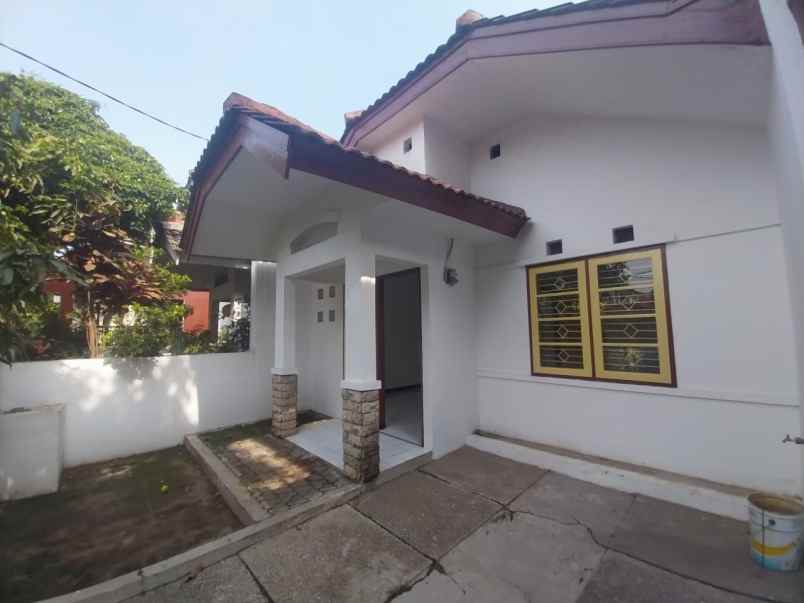 dijual rumah komplek bumi panyawangan