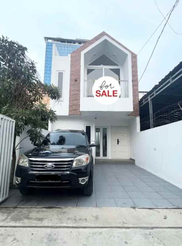 dijual rumah komplek ddn jl alternatif