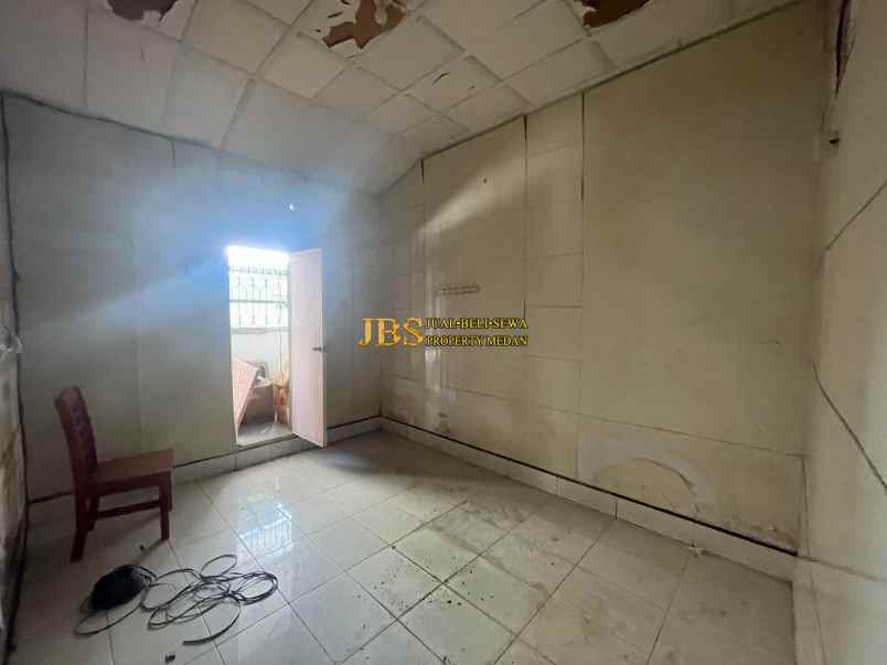 dijual rumah komplek deli indah