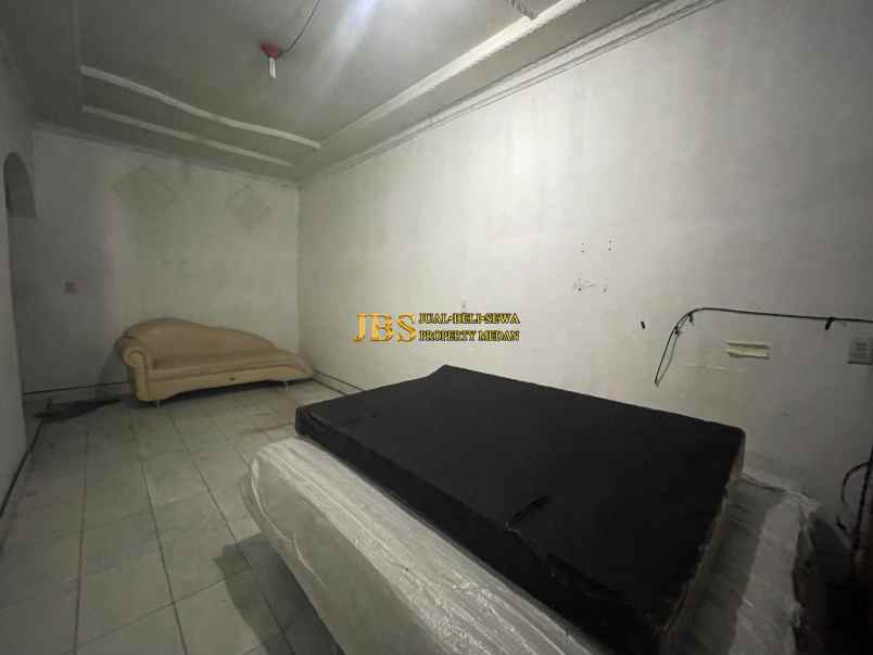 dijual rumah komplek deli indah