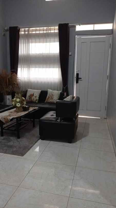 dijual rumah komplek griya bandung asri