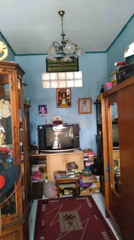 dijual rumah komplek permata biru