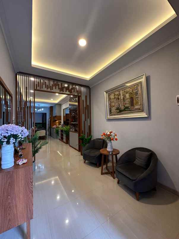 dijual rumah komplek pondok indah