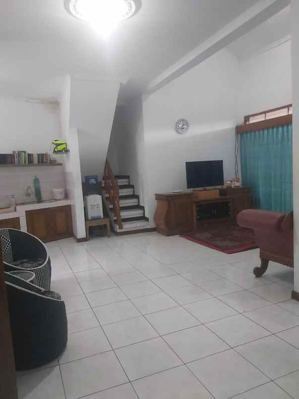 dijual rumah komplek taman melati