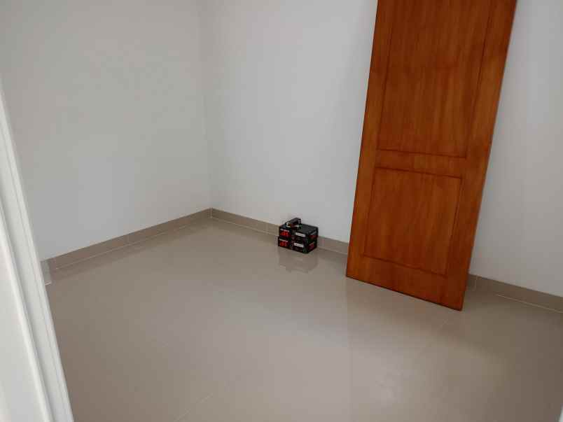 dijual rumah komplek taruna sukaasih