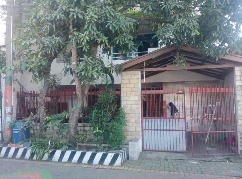 dijual rumah kost aktif dekat kampus ubaya
