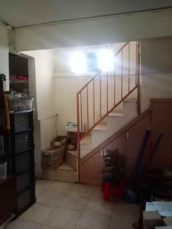 dijual rumah kost dan toko di kebayoran lama