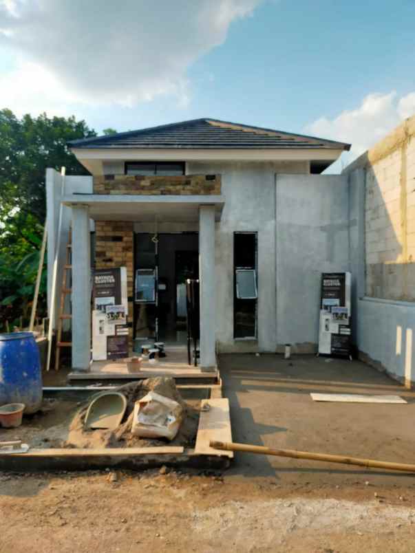 dijual rumah kota wisata