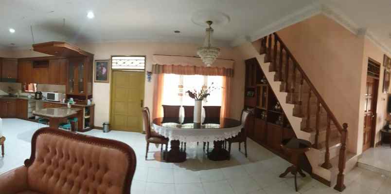 dijual rumah kukusan