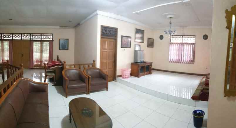 dijual rumah kukusan