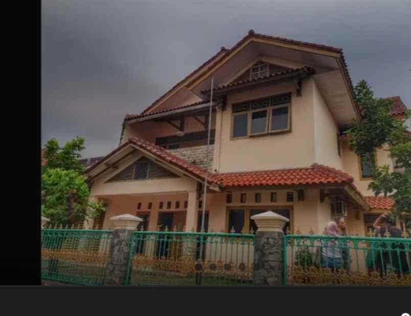 dijual rumah kukusan