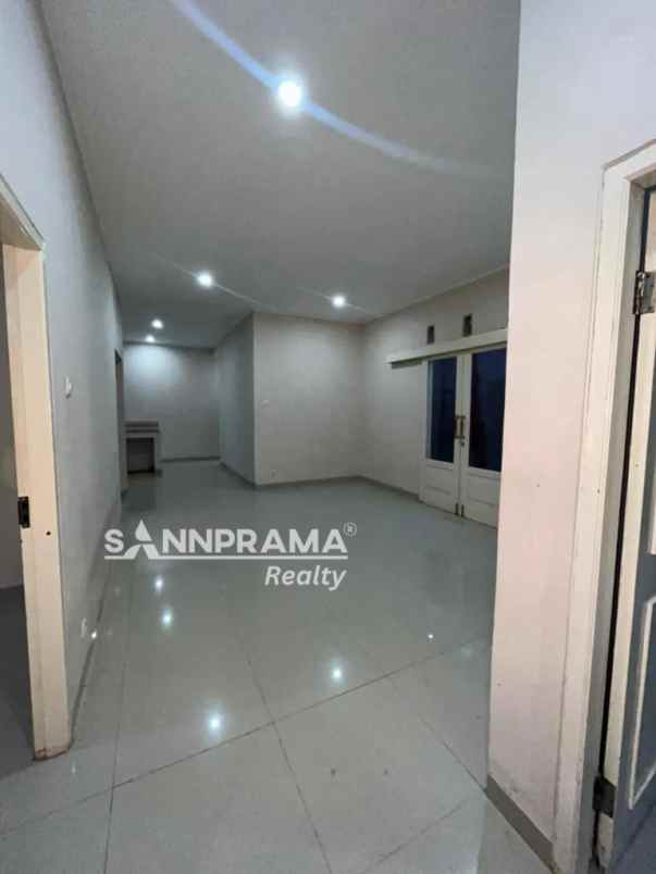 dijual rumah kukusan