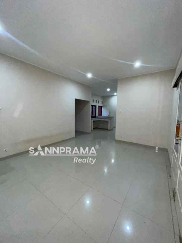 dijual rumah kukusan