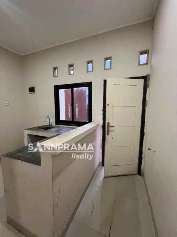 dijual rumah kukusan