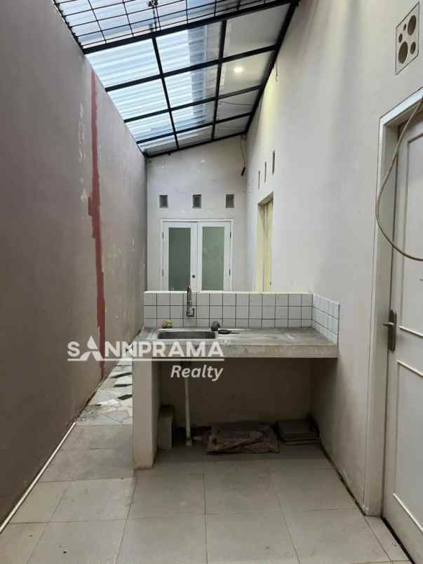 dijual rumah kukusan