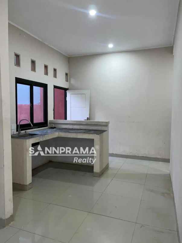 dijual rumah kukusan