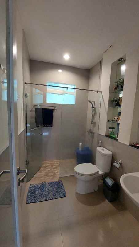 dijual rumah laguna regency kejawan