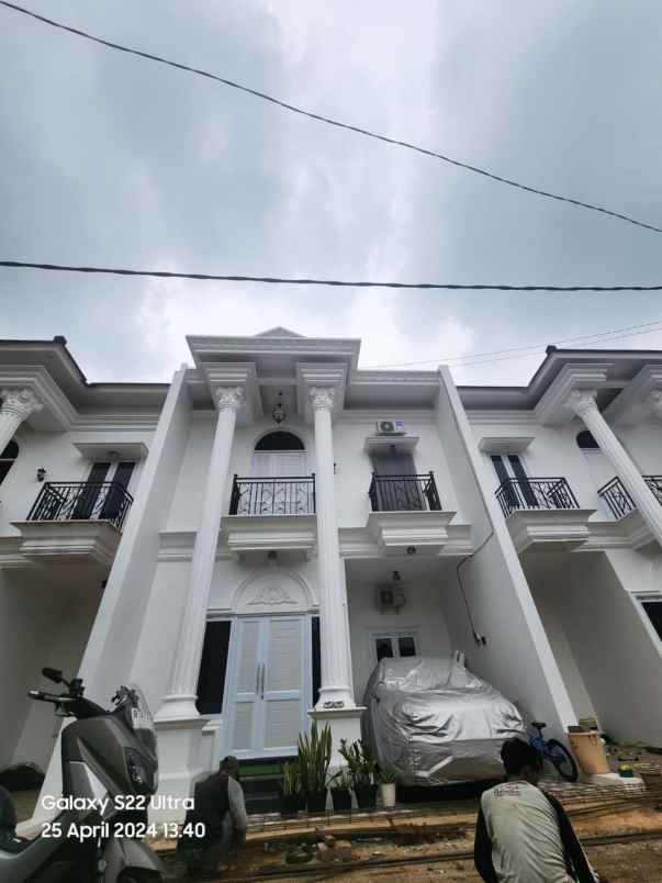 dijual rumah lapangan tembak ciracas