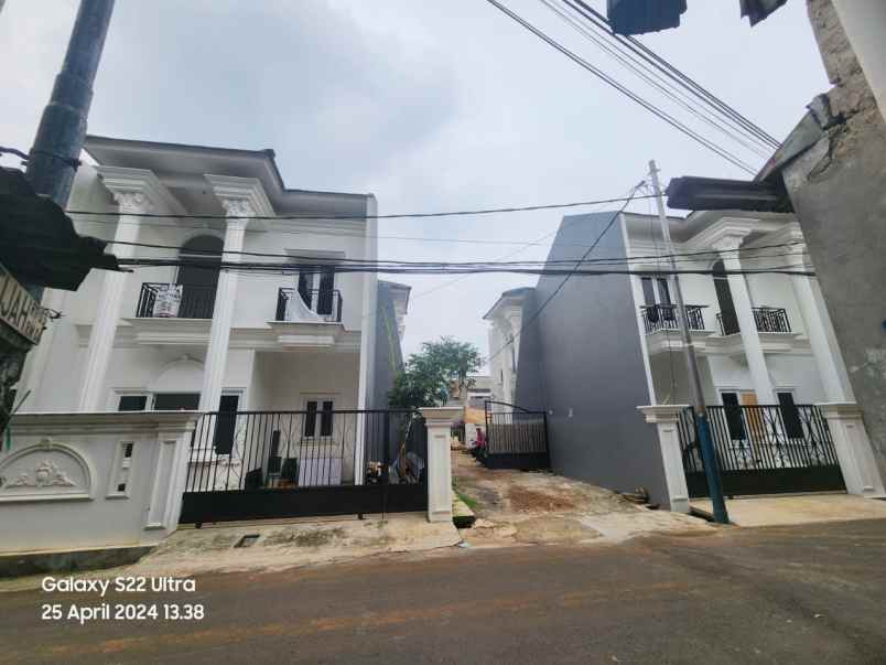 dijual rumah lapangan tembak ciracas