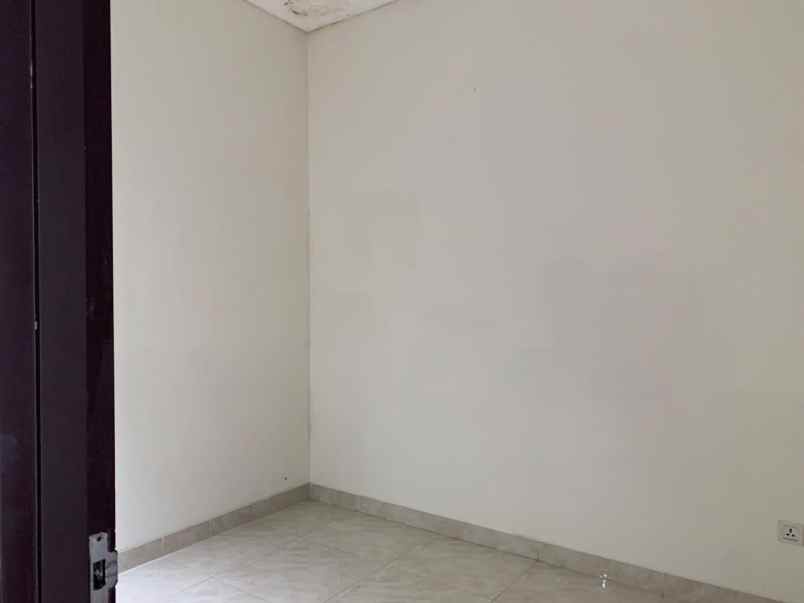 dijual rumah lavon swan city cluster