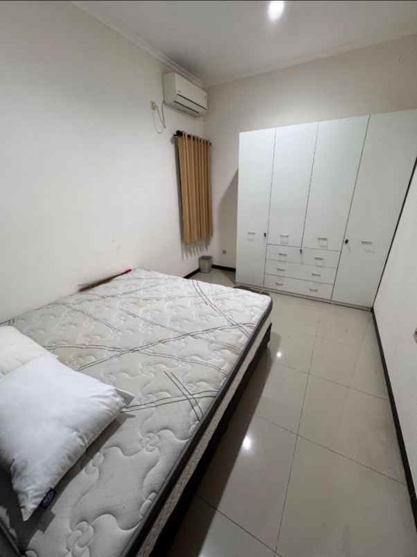 dijual rumah lebak arum