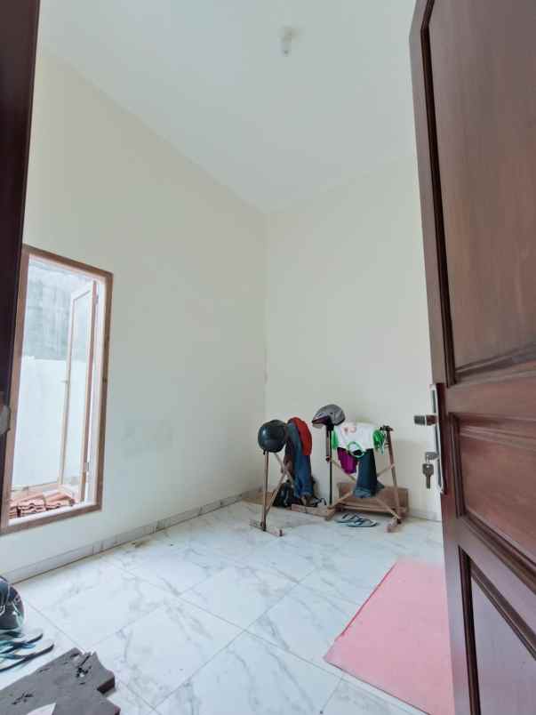 dijual rumah lokasi perumahan karanglo malang