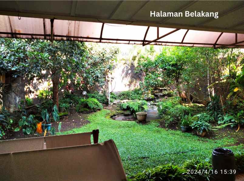 dijual rumah luas terawat di gegerkalong