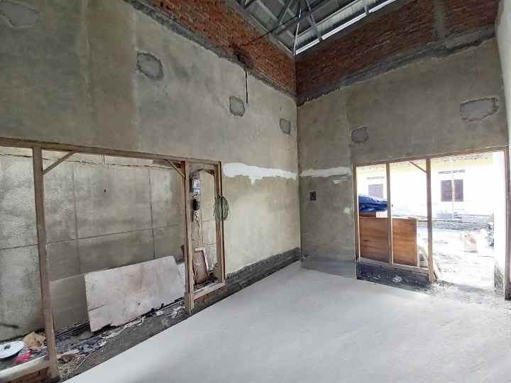 dijual rumah maguwoharjo kec depok kab