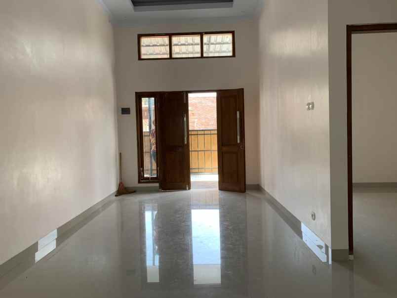 dijual rumah maguwoharjo kec depok kab