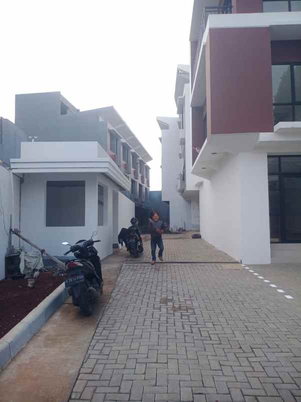 dijual rumah manggarai kec tebet