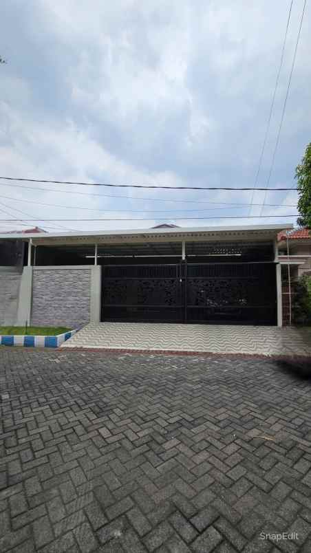 dijual rumah manyar jaya