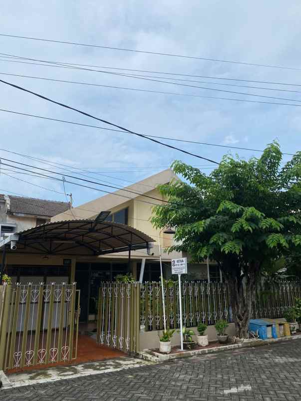 dijual rumah manyar kertoadi