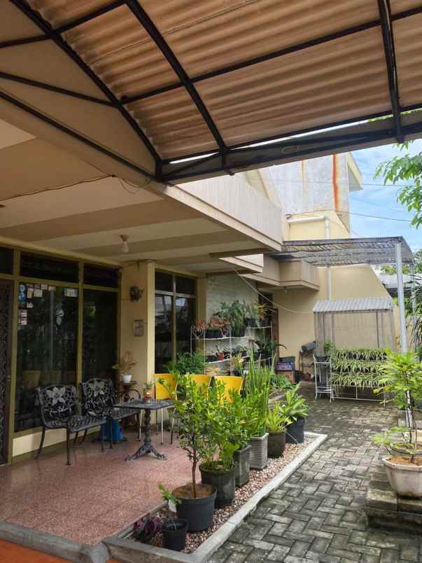 dijual rumah manyar kertoadi