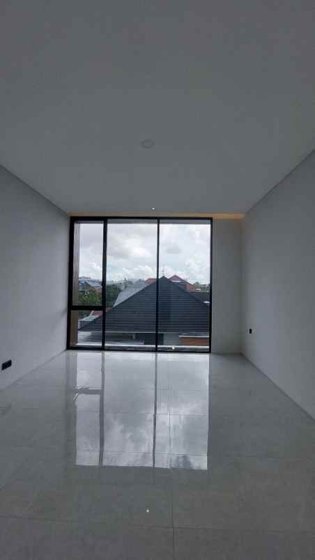 dijual rumah manyar kertoadi