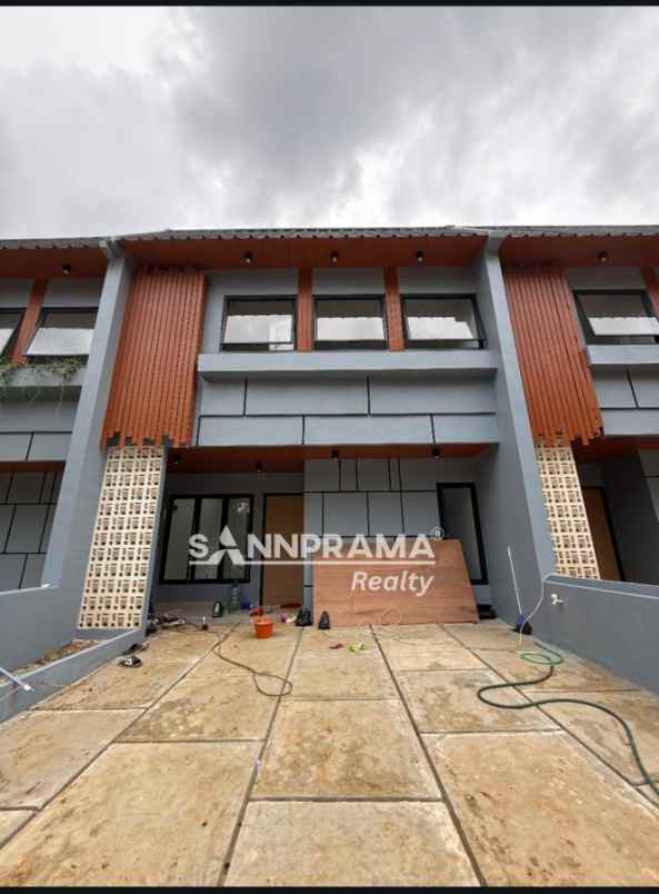 dijual rumah meruyung depok