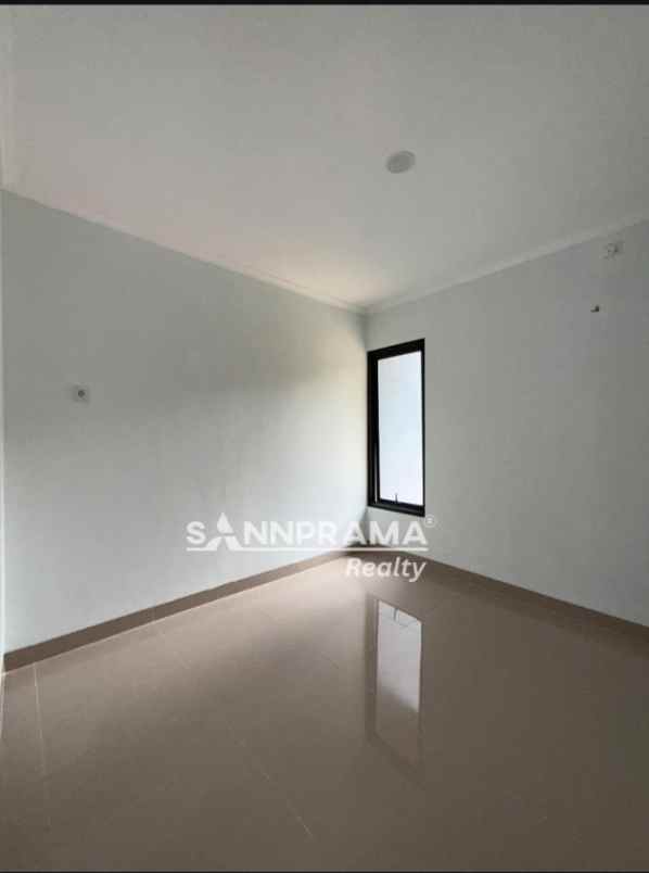 dijual rumah meruyung depok