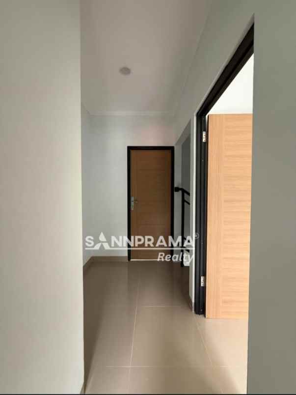 dijual rumah meruyung depok