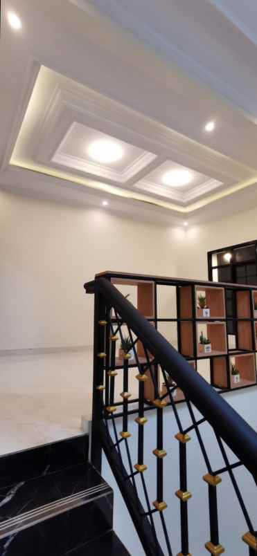 dijual rumah meruyung limo depok