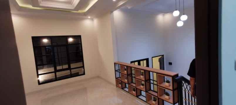dijual rumah meruyung limo depok