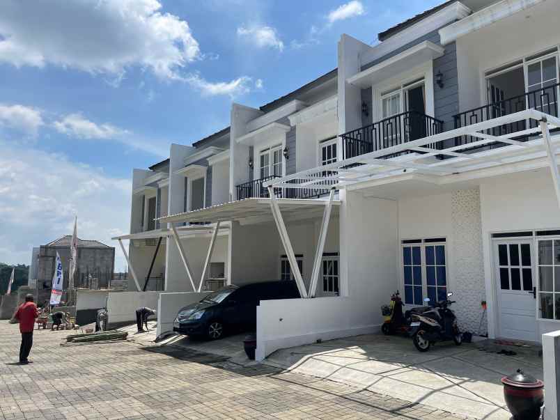 dijual rumah mewah 700jt an di malang siap huni