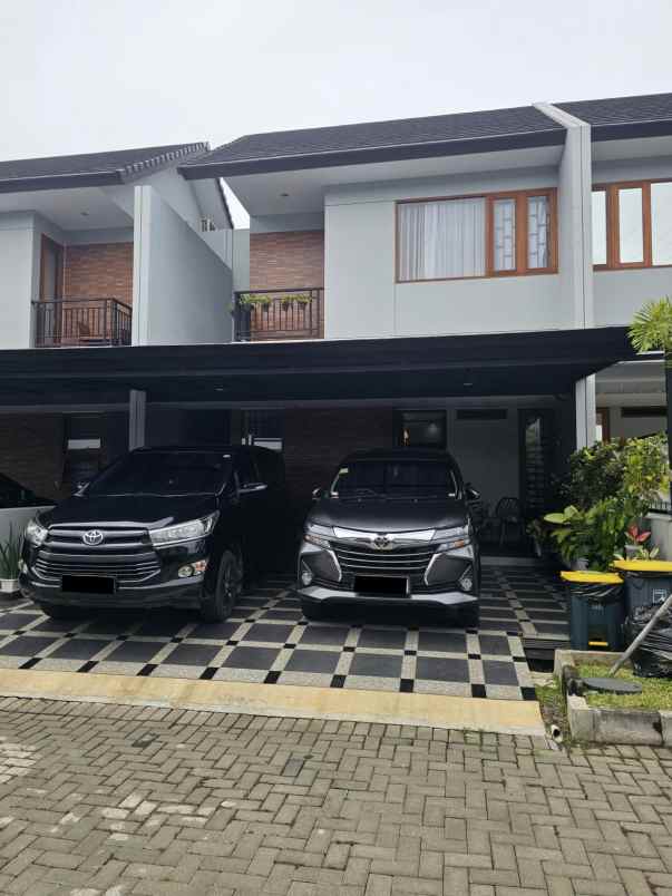 dijual rumah mewah di buah batu margawangi bandung