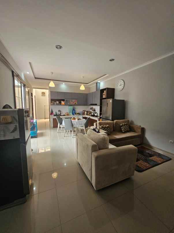 dijual rumah mewah di buah batu margawangi bandung