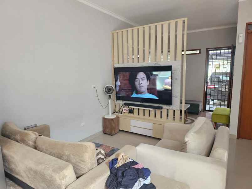 dijual rumah mewah di buah batu margawangi bandung